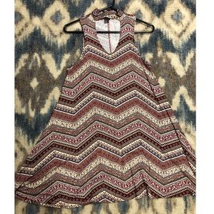 Key hole dress 
Size small